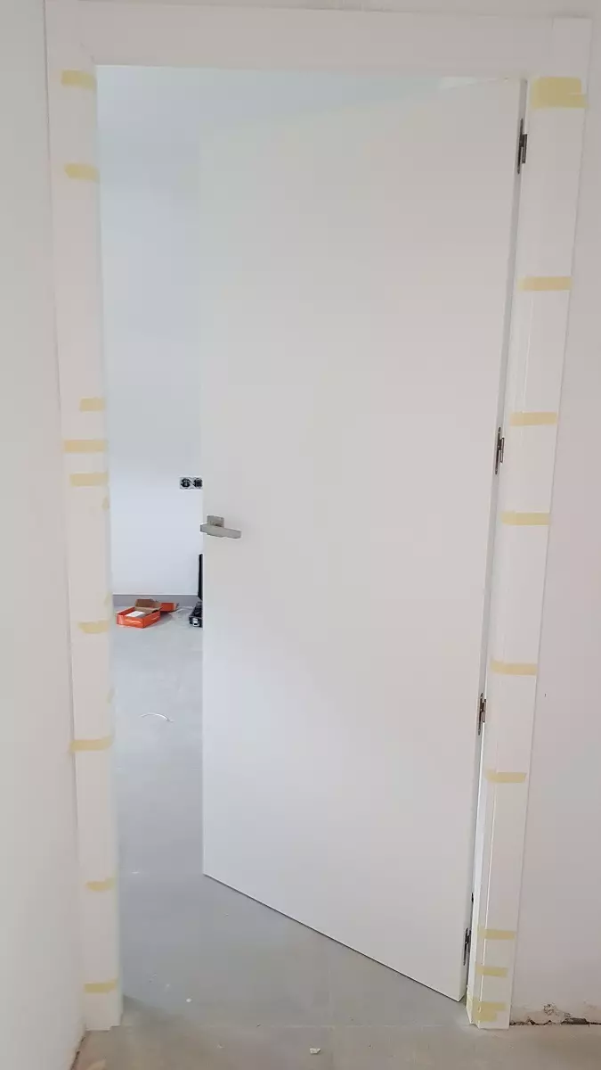 cambio puerta blanca Colocaci贸n de puertas block en Mallorca