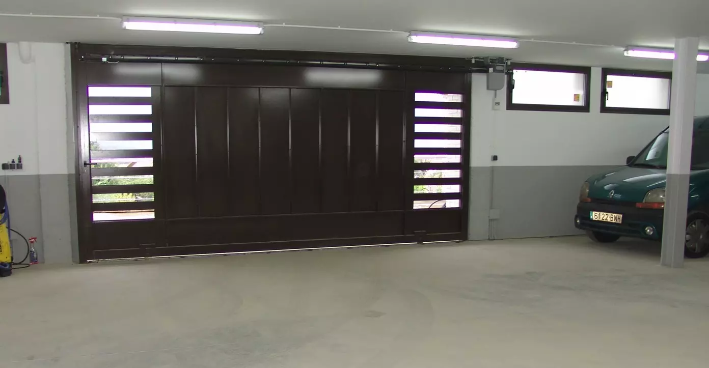 puerta garaje corredera Puertas correderas garaje Mallorca