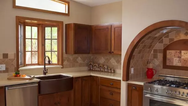 cocina rustica con campana de obra